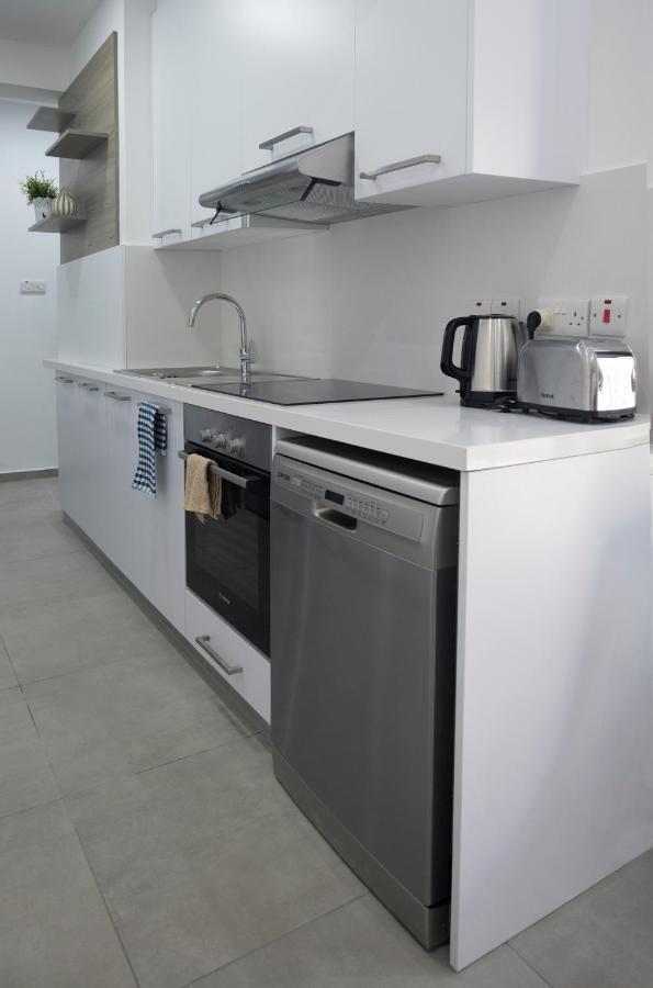 Lovely 2 Bed Apartment In Larnaca City Centre מראה חיצוני תמונה