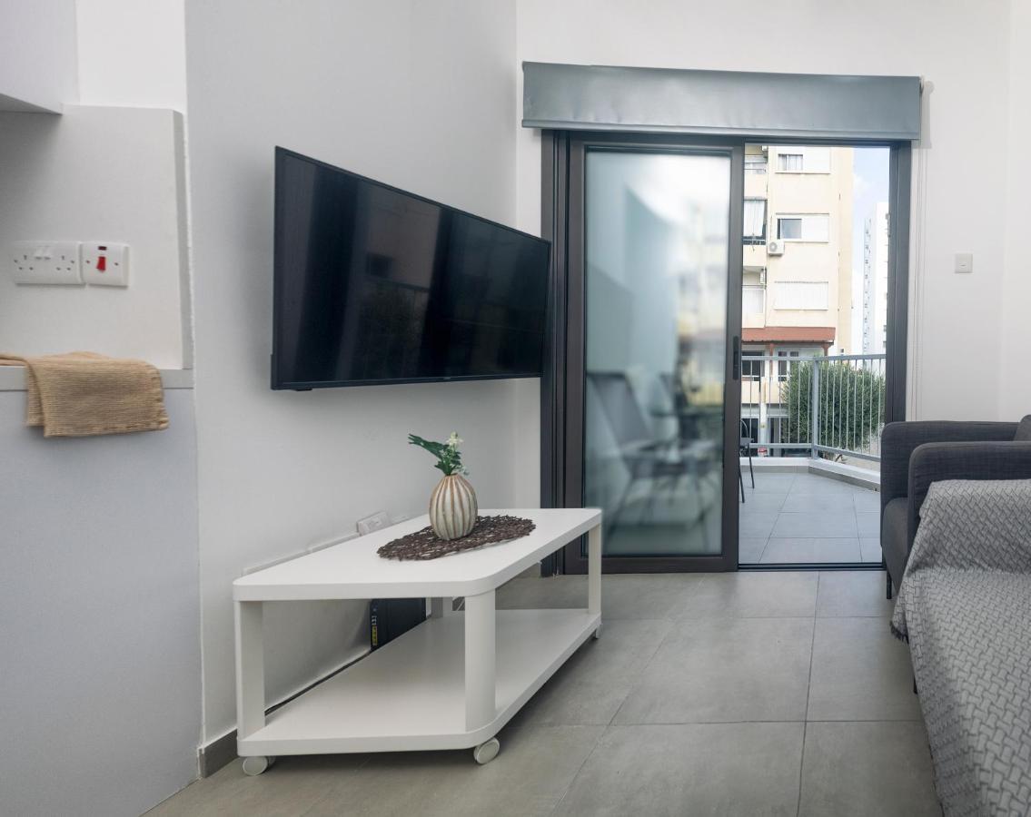 Lovely 2 Bed Apartment In Larnaca City Centre מראה חיצוני תמונה
