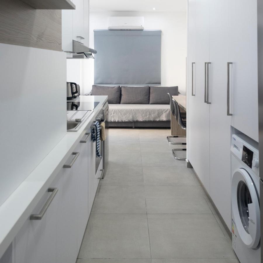 Lovely 2 Bed Apartment In Larnaca City Centre מראה חיצוני תמונה